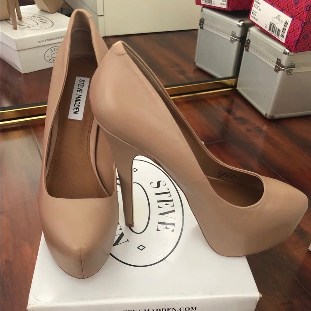 Steve Madden Pumps size 10